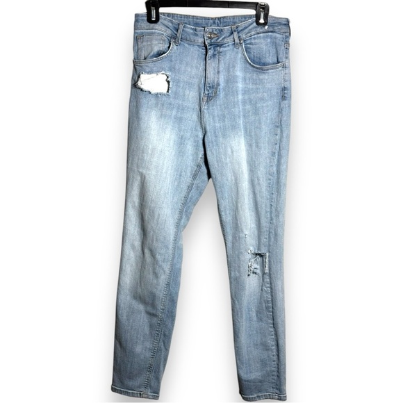Divided Pants - Divided by H&M Light Wash Distressed Ankle Length Size 10 Comfy Denim Pants